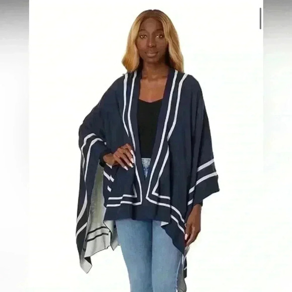 Lauren Ralph Lauren Jet Setter Ruana - Picture 2 of 6